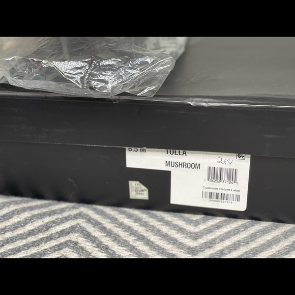 Boots - Picture 4 of 8